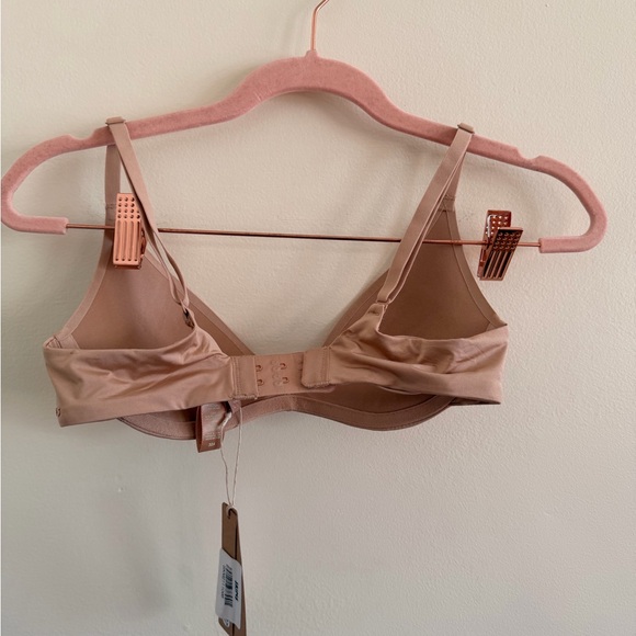 SKIMS Tan Bra - Picture 7 of 7